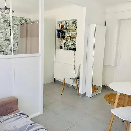 Studio Lumineux Avec Coin Nuit A * Menton